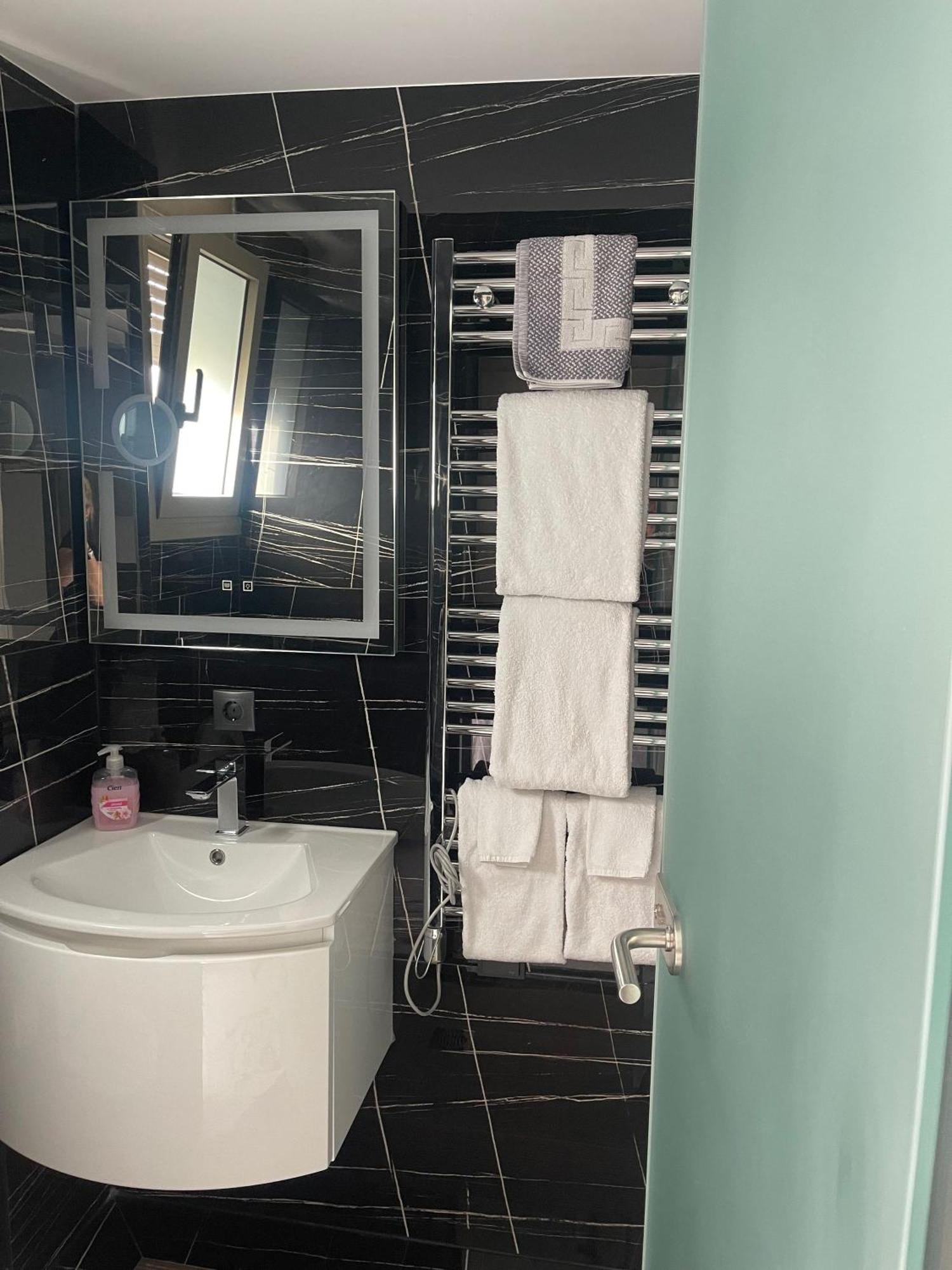 Sea View Apartment パトラ エクステリア 写真